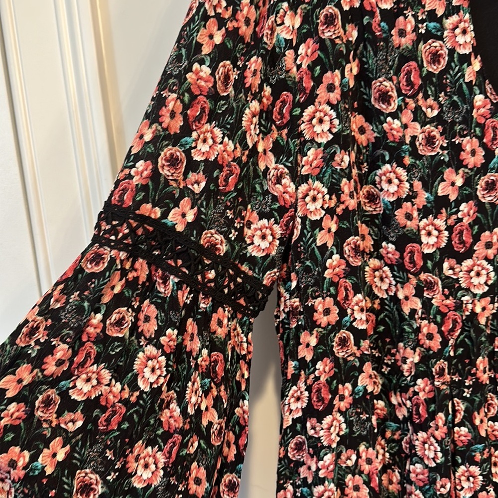 Nina Leonard black and pink floral long sleeve dress. - Picture 3 of 6